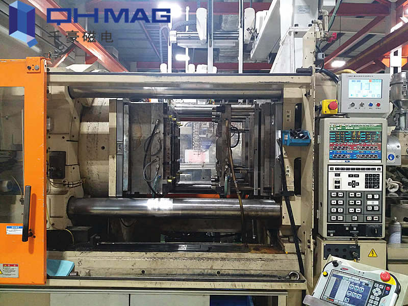 千豪磁電雙色注塑機快速換模系統(tǒng)的功能特點