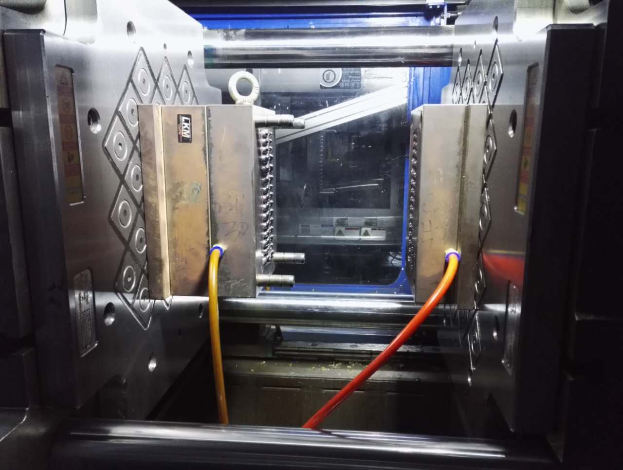 什么是注塑成型？-千豪磁電