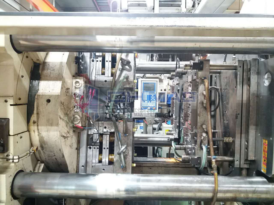 視頻-住友230T雙色注塑機磁力模板