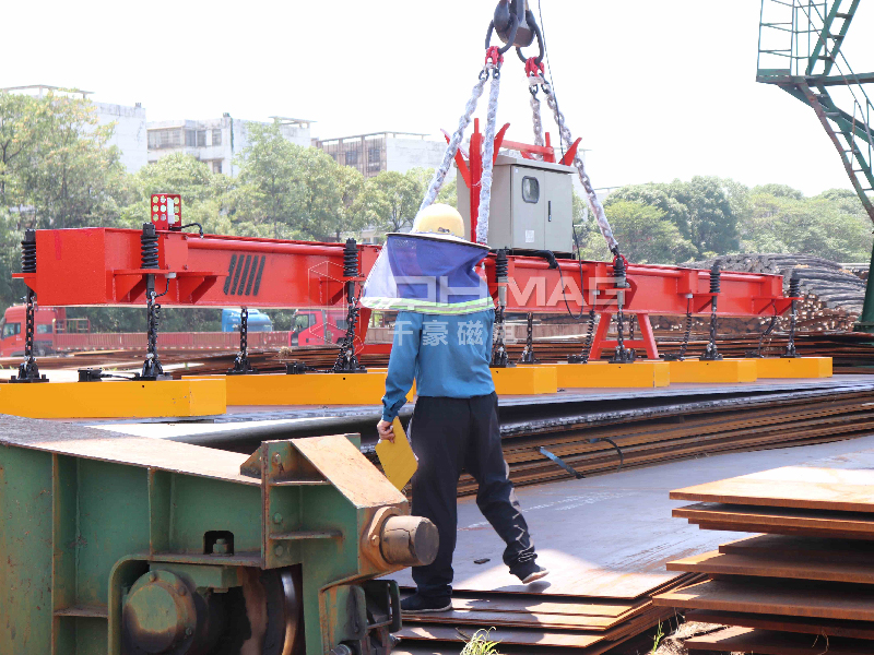 湖南省內(nèi)最大的鋼材市場(chǎng)——正式引入了一款革命性的卸貨機(jī)器——電永磁吊具